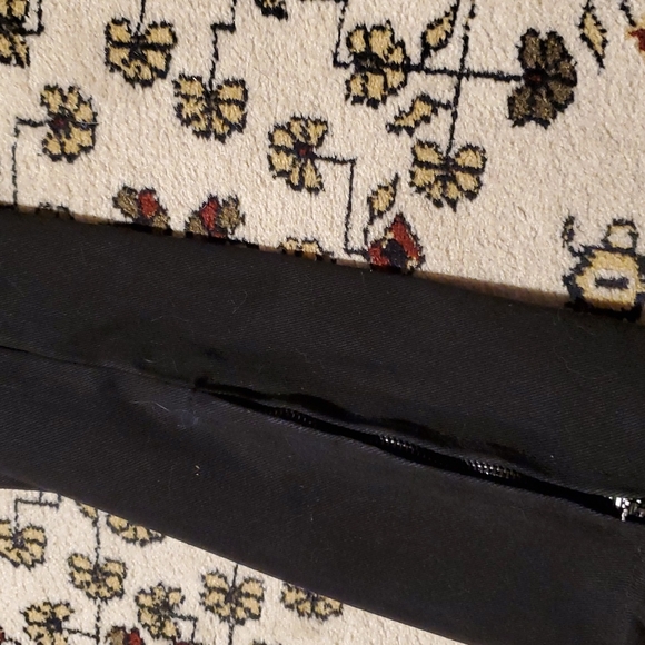 Distressed jeans - Picture 11 of 13